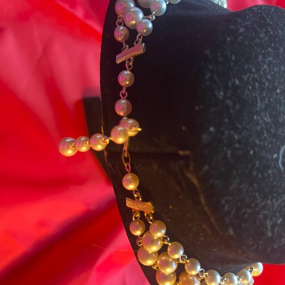 Beautiful vintage short necklace with pearls and crystals. - Picture 3 of 3